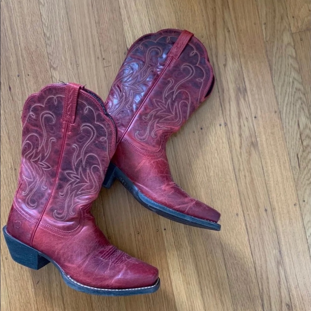 Women’s red arias Cowboy boots